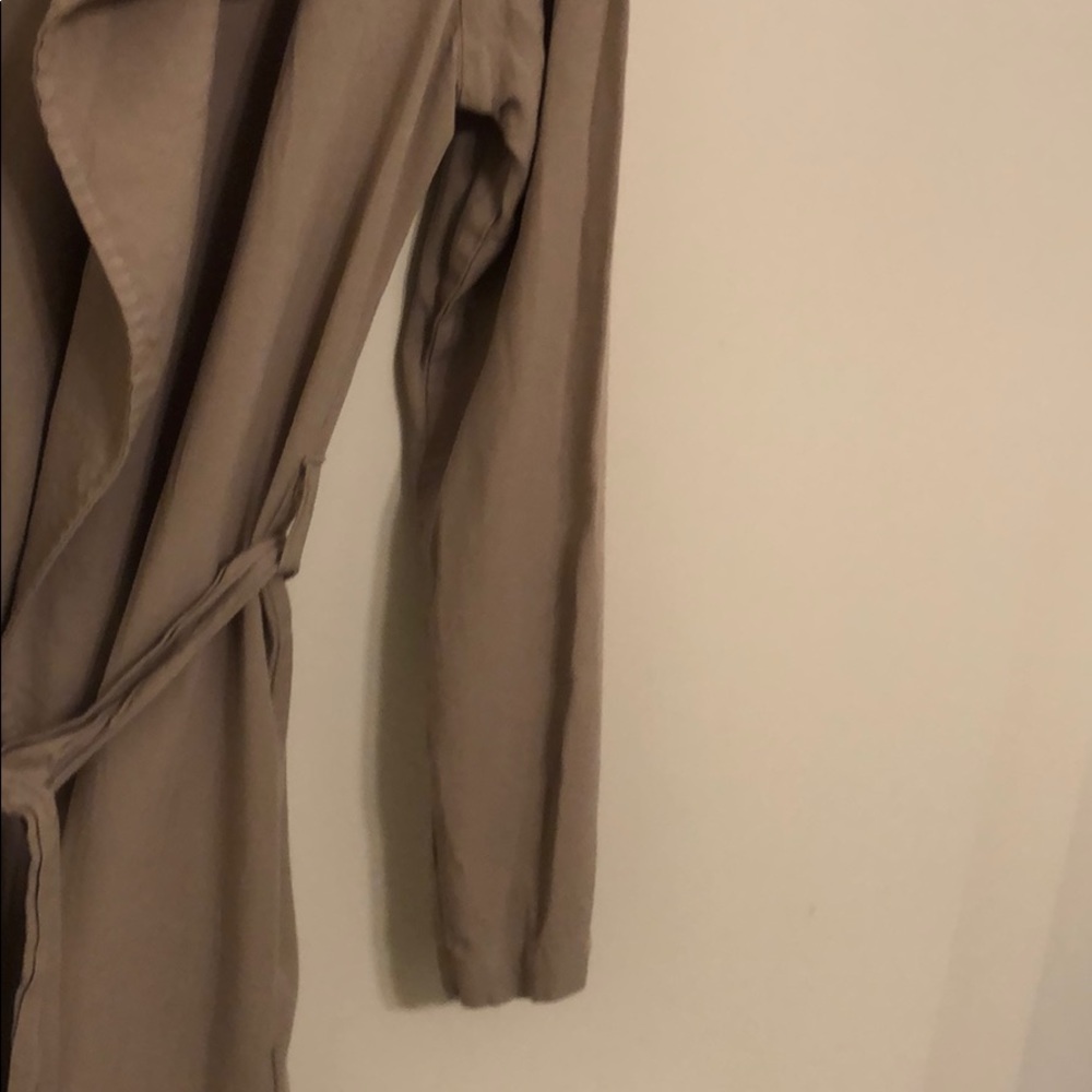 Tan colored jacket/cardigan - Picture 4 of 7